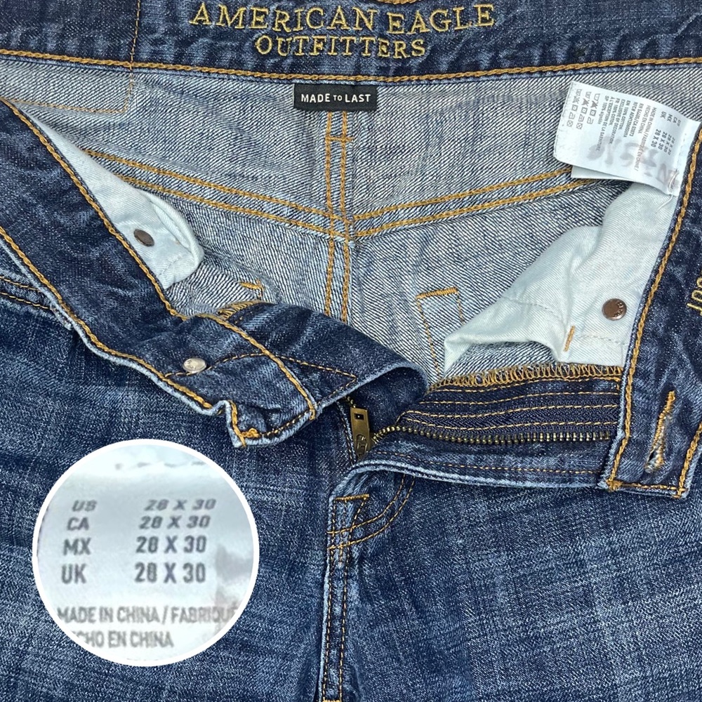 American Eagle Outfitters Original Bootcut Dark Wash Jeans - Picture 3 of 6